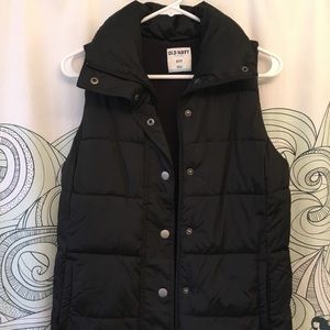 Black old navy puffer vest